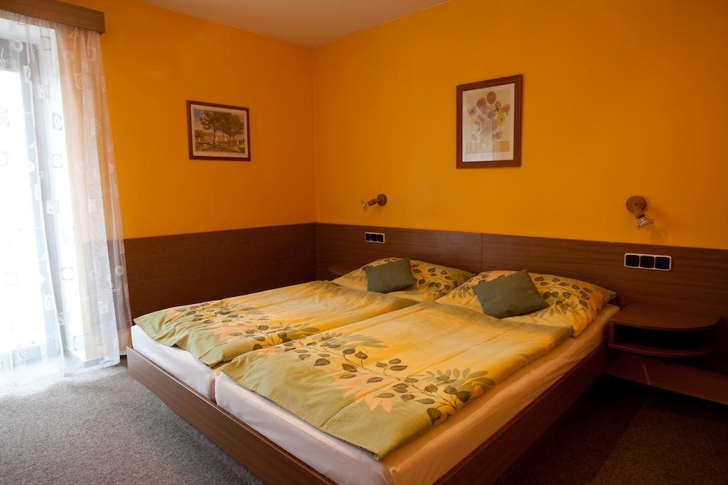 Hotel U Jiriho Humpolec Room photo